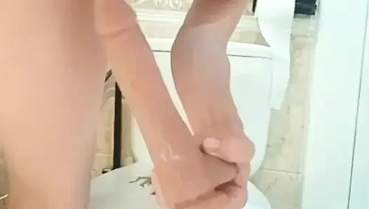Milf white ass lesbian super horny gets to r to open her pussy wide and fuck it until she cums