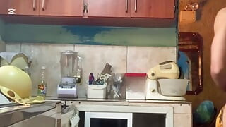 Horny stepfather masturbates in the kitchen - Jovenpoder