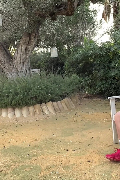 AGF：我和朋友在公园里玩得很开心! 包括尿