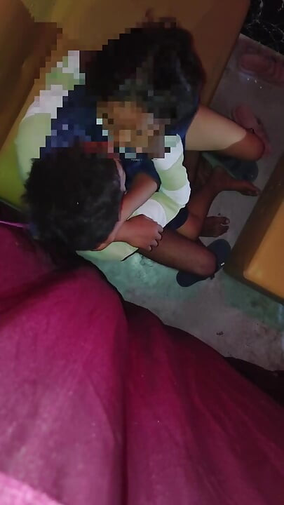 Caliente india esposa follada por su marido mejor amigo hindi