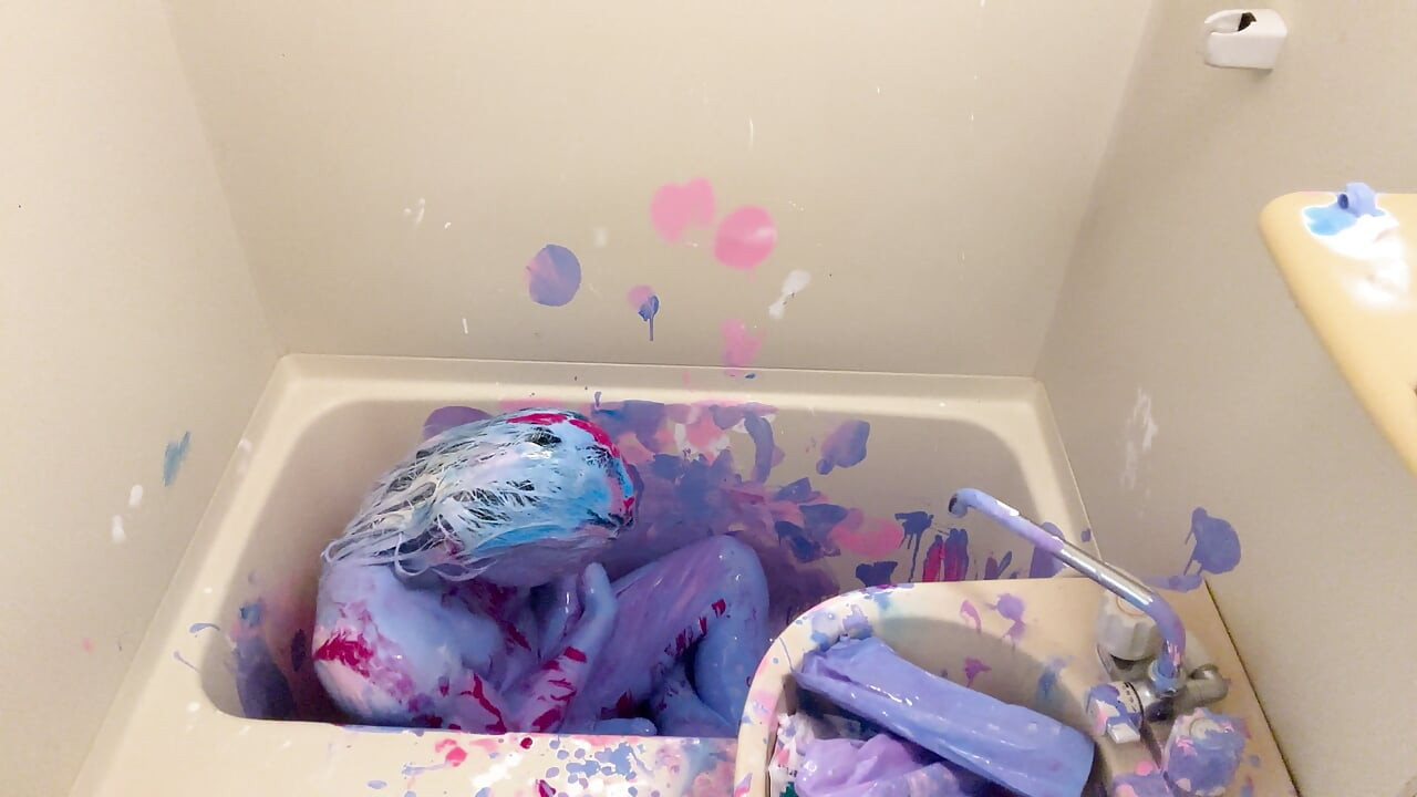 WET&MESSY Messy Play: Covered in Paint by a Boy 2