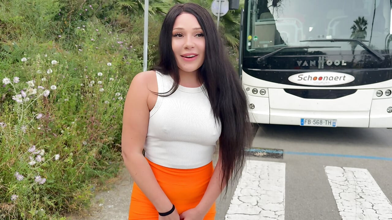 I Meet a Goddess on the Street and I Fuck Her Outdoors - Lola Bratz