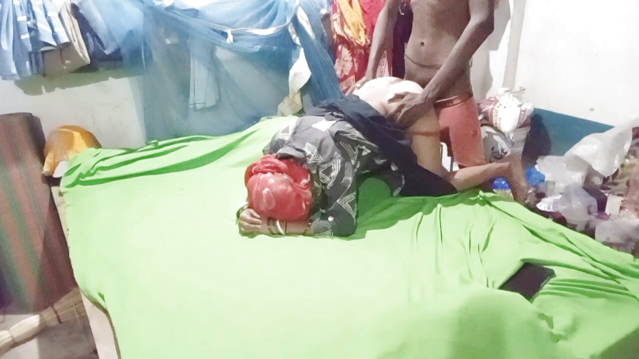 Hot desi Chut ki chudai with romantic padosi bhabhi
