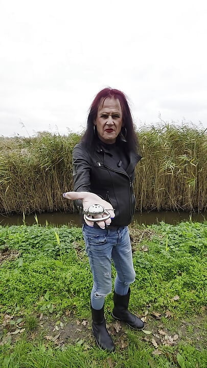 Tu amante transexual favorita está respondiendo preguntas sobre locktober