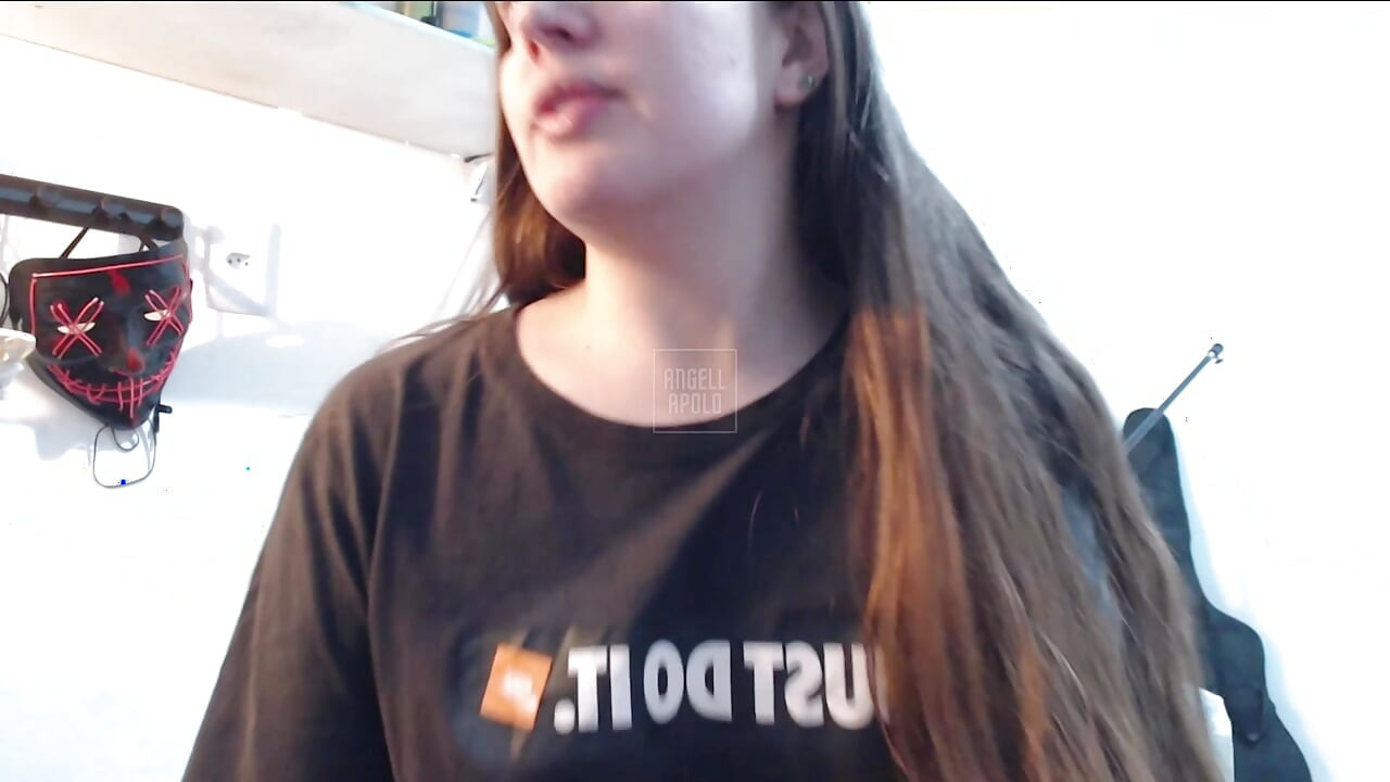 Rubia Con Culo Grande Bailando En La Habitación En Directo