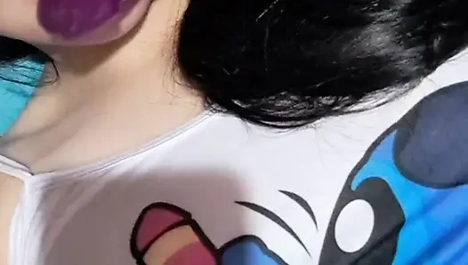 "Tetangga sendirian menggodamu saat kamu di rumah"