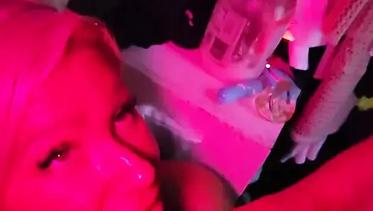 Папочка кончает, огромная порция спермы по всем моим сисечкам в чулане