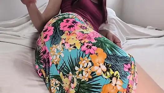 Ehefrau Im Sommerkleid Masturbiert Allein