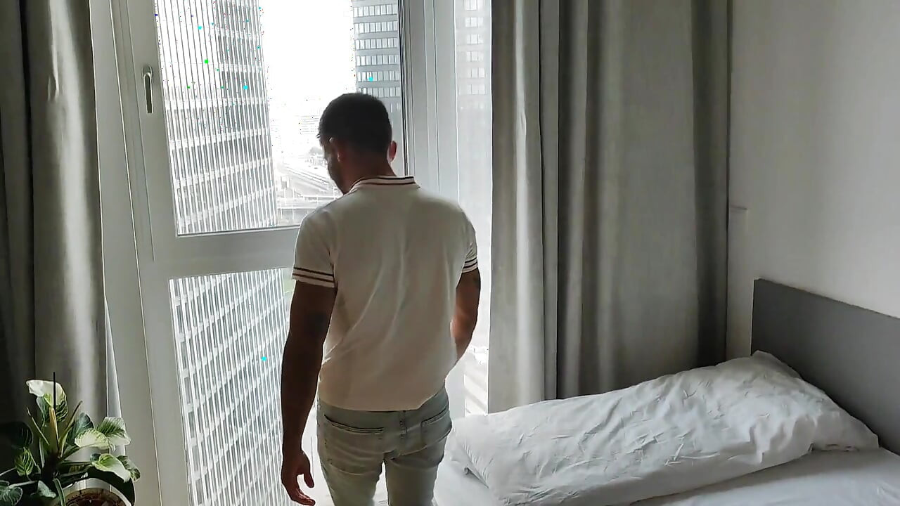 मैंने एंजेलो का उसके घर पर दौरा किया। फटाफ़ट सवारी लेकिन प्यारी