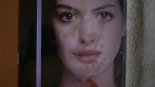 Facial eerbetoon aan Anne Hathaway