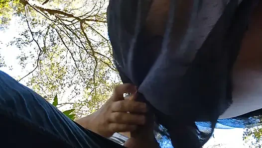 Amateur couple improvises a sudden fuck in the woods