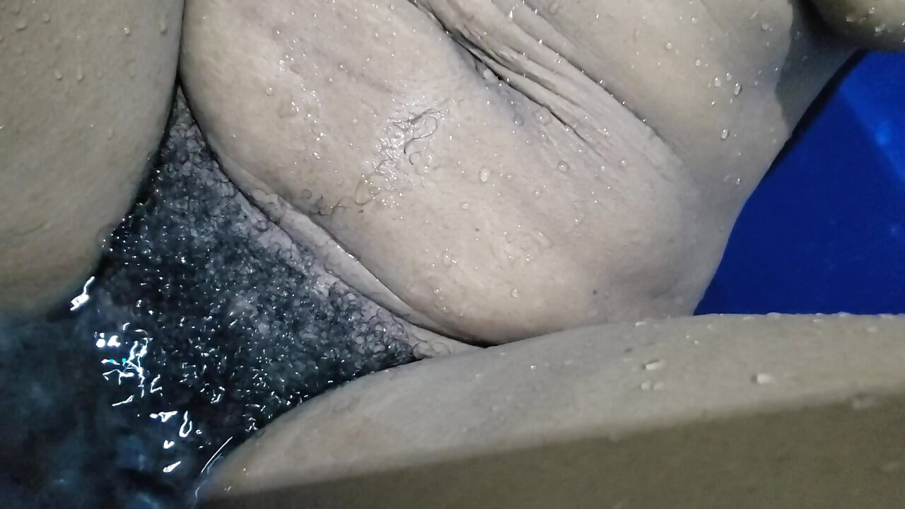 Pouring Rain Homemade Sex, Hot Wife Big Pussy & Hairy Pussy Close up Carrying
