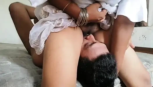 Hukuman mengendus celana dalam ibu tiri pakai kain sperma