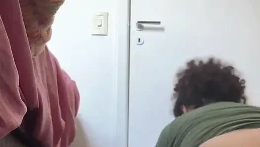 Пухлая мокрая мачеха