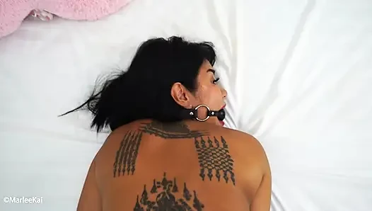 Asyalı orta yaşlı seksi kadın domalarak sikiş derlemesi