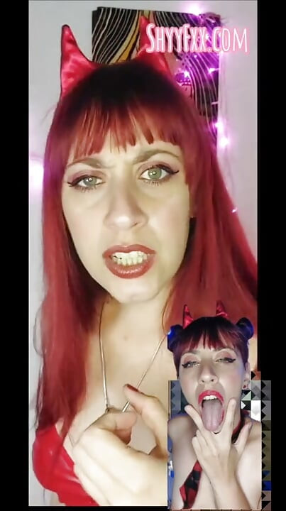 Shyyfxx humiled Este pau curto a pedido dele! JOI Femdom