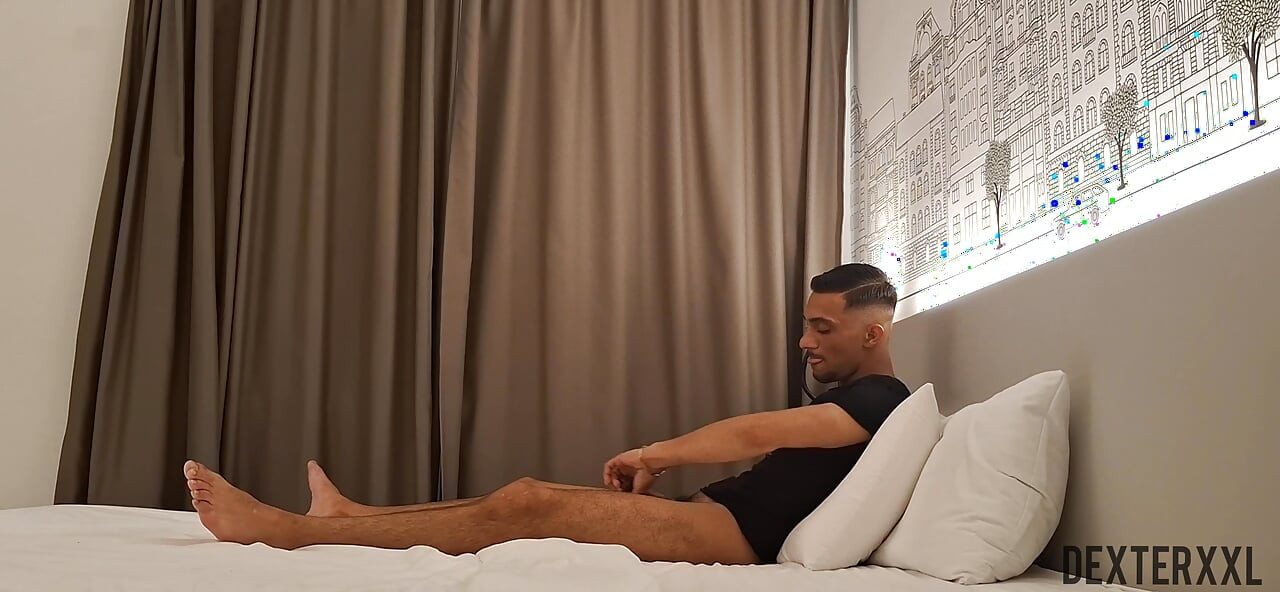 Prietena sexy macho a lui David, slabă, mă fute goală