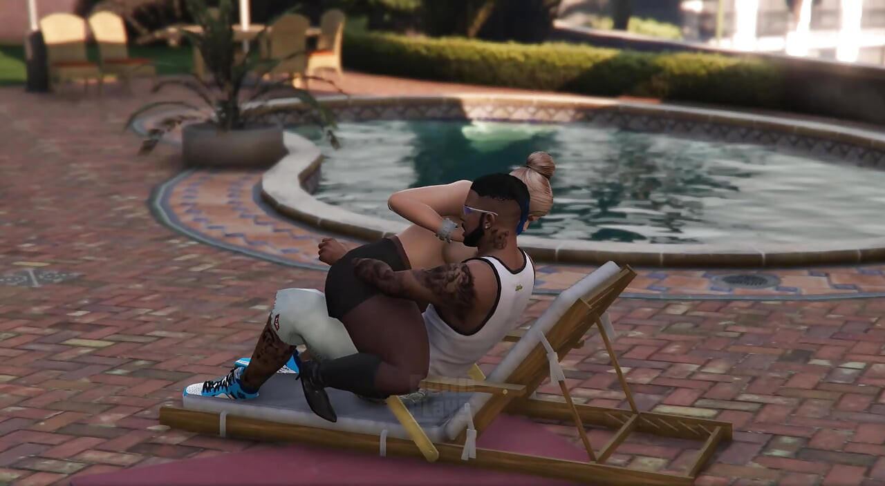 GTA 5 Franklin e Amanda - Pego olhando da varanda (Parte 1)