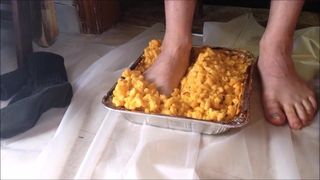 Makarna ve peynir ayakları