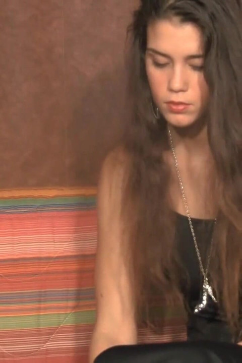 Cute brunette carla adores her feet
