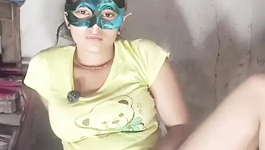 Gadis cantik lagi asik masturbasi memeknya audio bahasa india