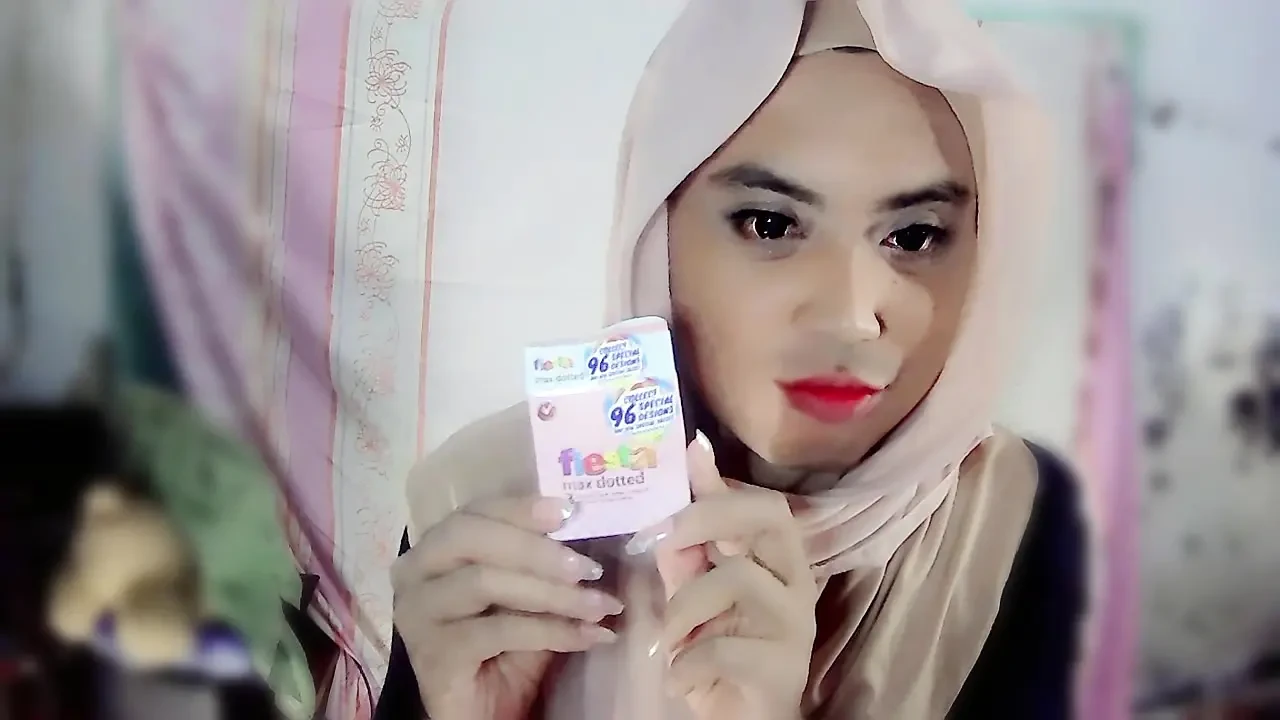I tried a flavored condom for the first time by tasting it with my mouth