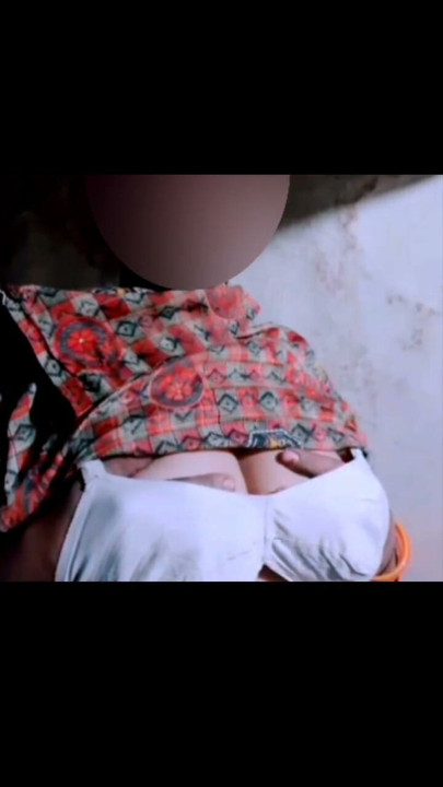 My boobs are automatically coming out anywhere, I am upset with my boobs, I massage it a lot, only then it becomes calm, due to which water starts dripping from the pussy. | Clip 1