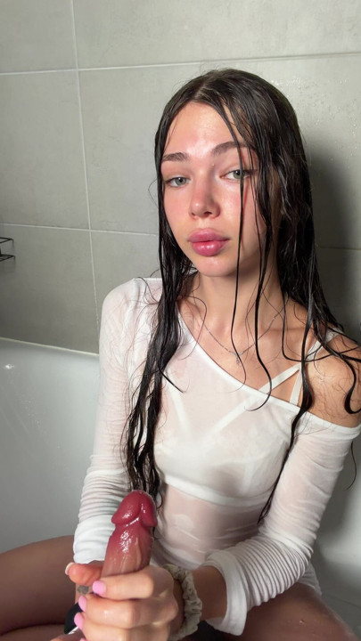 Im drepping wet and giving this dildo a slow soapy handjob