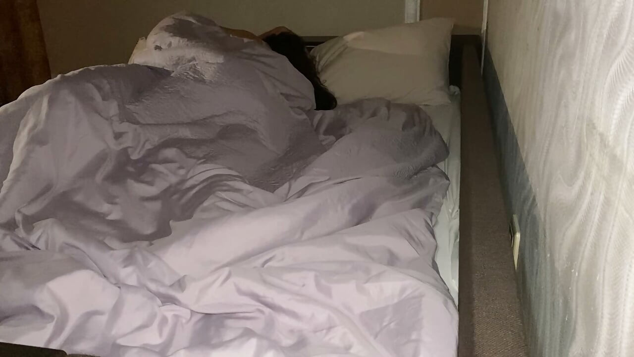 Seksi iç çamaşırı, narin kiçi, boşalmış popo