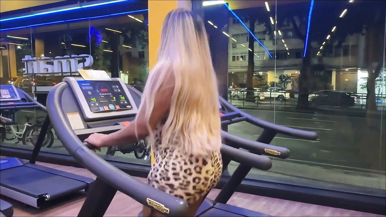 Tranny Workout: Sex Domination After Gym