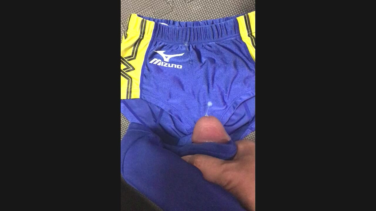 Spuszczanie na kobiece szorty atletyczne