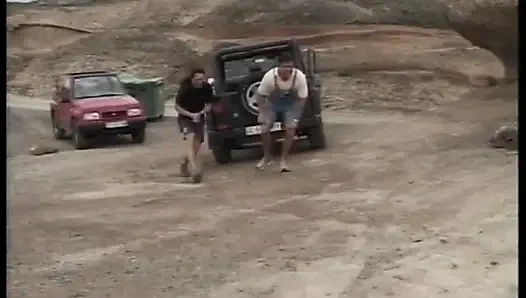 Seks di jalan untuk pelacur dewasa menggoda kontol ke beberapa pengemudi