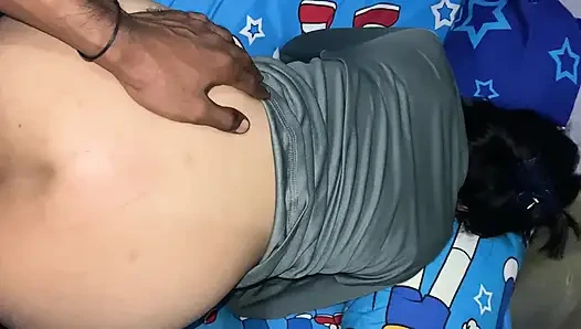 Aku ngentot adik tiriku yang cantik