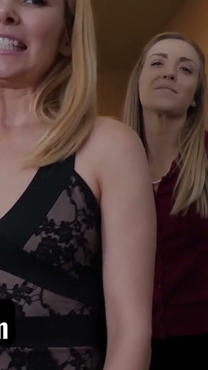 Mama vitregă sexy Aaliyah Love & matură sexy vitregă Karla Kush călărește pe rând pula tânără - PervMom | Clip 1