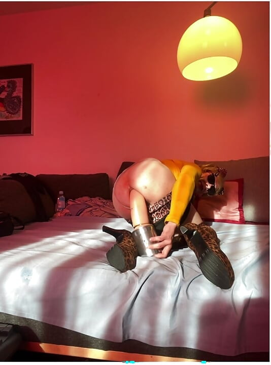 피스팅하는 마른 크로스드레서 Moniqu3Love