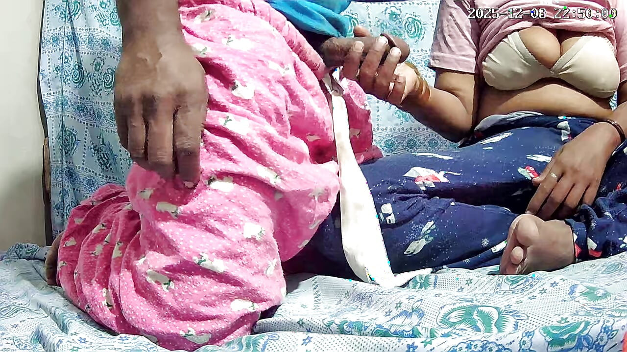 Sri Lankalı anne ve baba ormanda seks yapıyor 86544