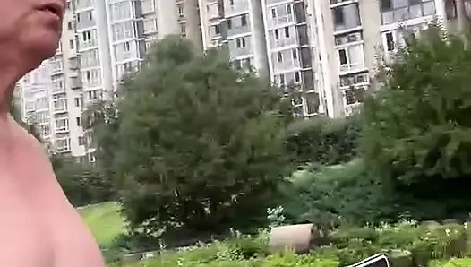 Yağmurda çıplak mastürbasyon