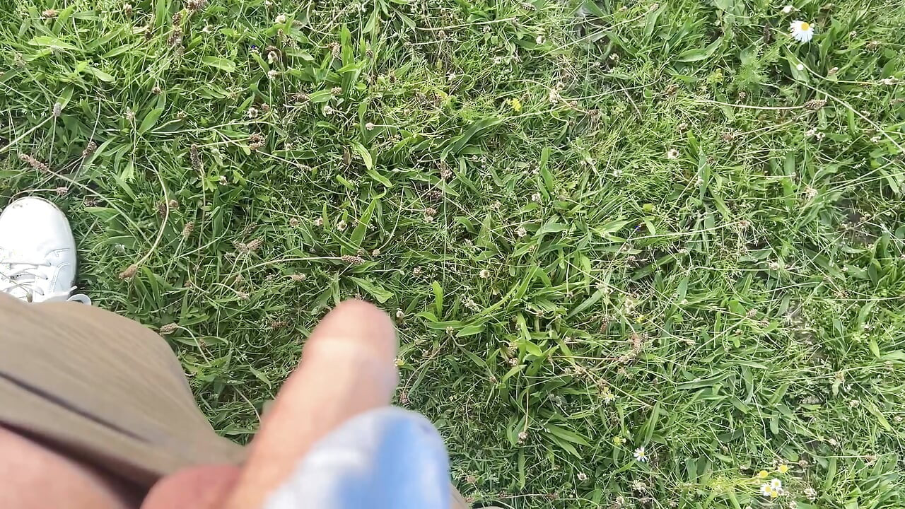 Found a abandoned boat at the lake so I decided to play on it