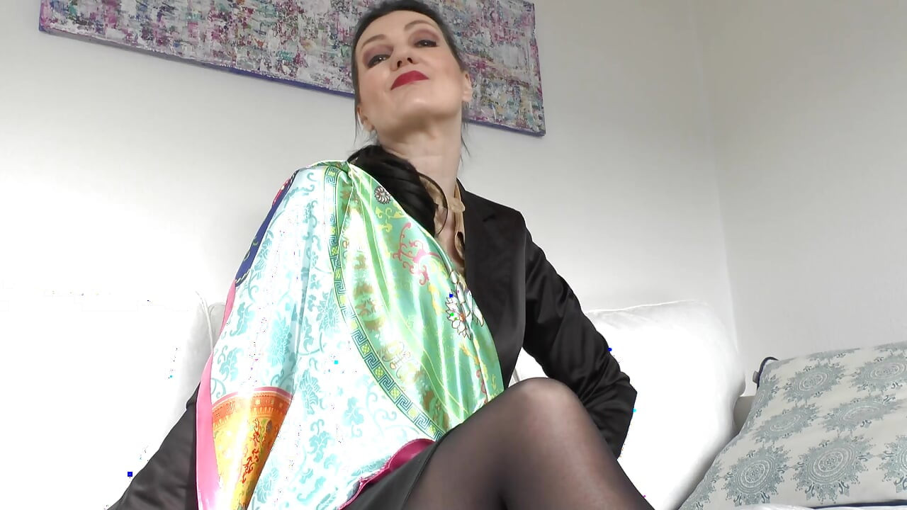 Satin fetish: permainan masturbasi hot, crot di rokku, lady victoria valente