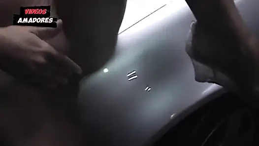 Ich wusch das auto und ich fickte am ende meine frau und ihre verheiratete freundin