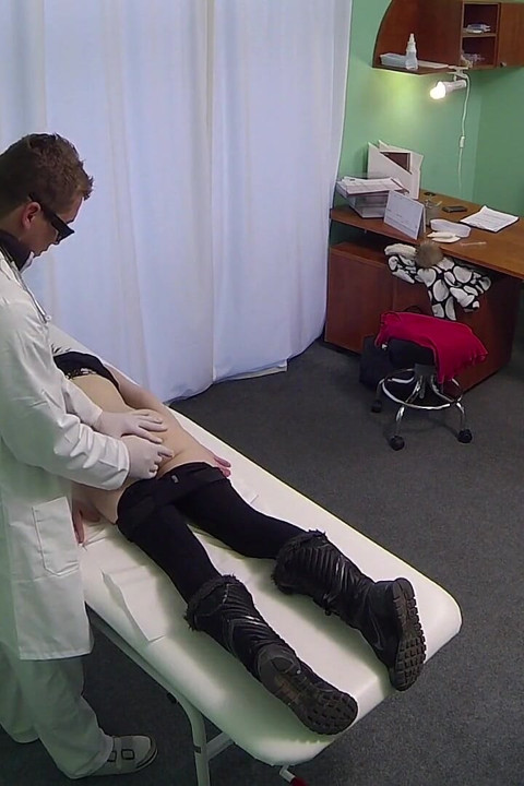 Doctor Examines Pretty Patients Pussy and Prescribes a Creampie