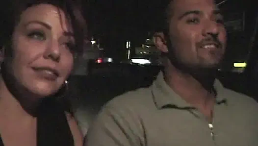 Heiße Taxifahrt: Leidenschaftliche Begegnung