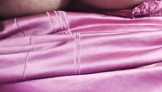 Gadis tetek besar desi menunjukkan seluruh tubuhnya