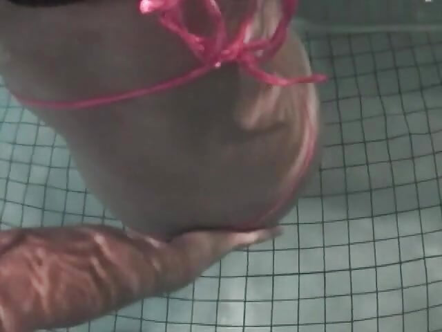 Sesiune japoneză în piscină