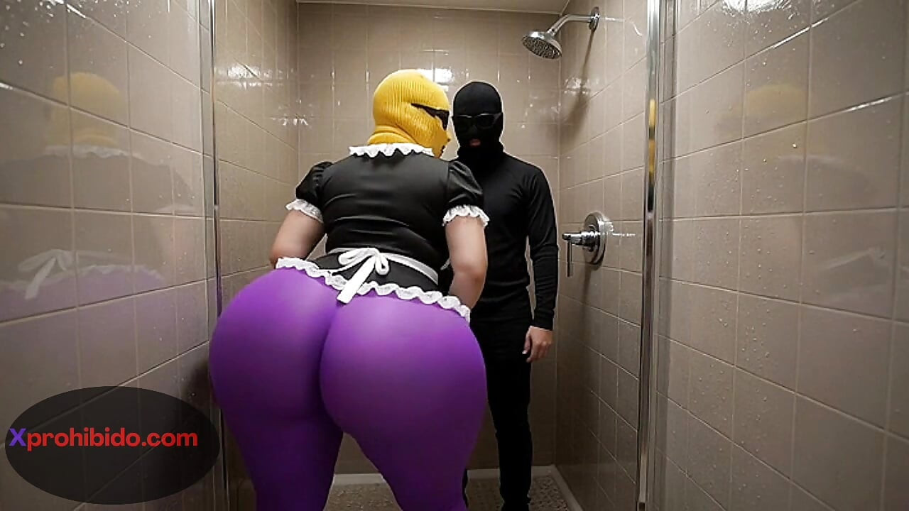 Big Ass Girl Twerking in Thin Thong