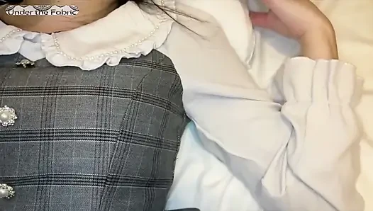 Cfnmheat dengan mantan pembantu?style cantik, patuh dan berpakaian lengkap dalam permainan sensual
