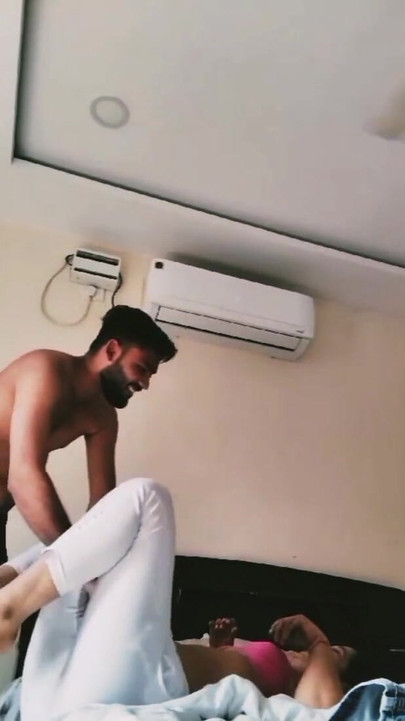 Emotivni trenutak od "žene tvog prijatelja glasno u hotelskoj sobi, dio 2"