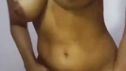 Sri Lankan GF Big Milky Boobs
