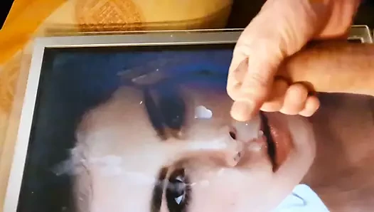 Lena'nın yüzüne boşalıyor yavaş çekim