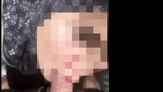 Он громко сосет